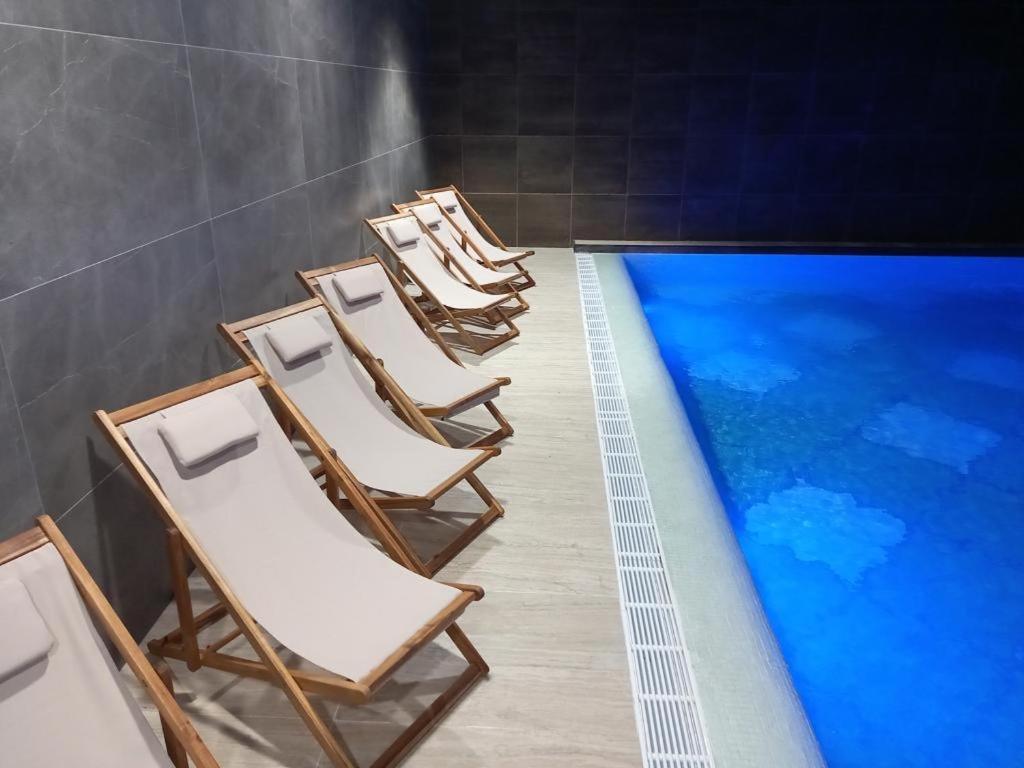 גיברלטר New Cp Luxury Studio With Spa מראה חיצוני תמונה