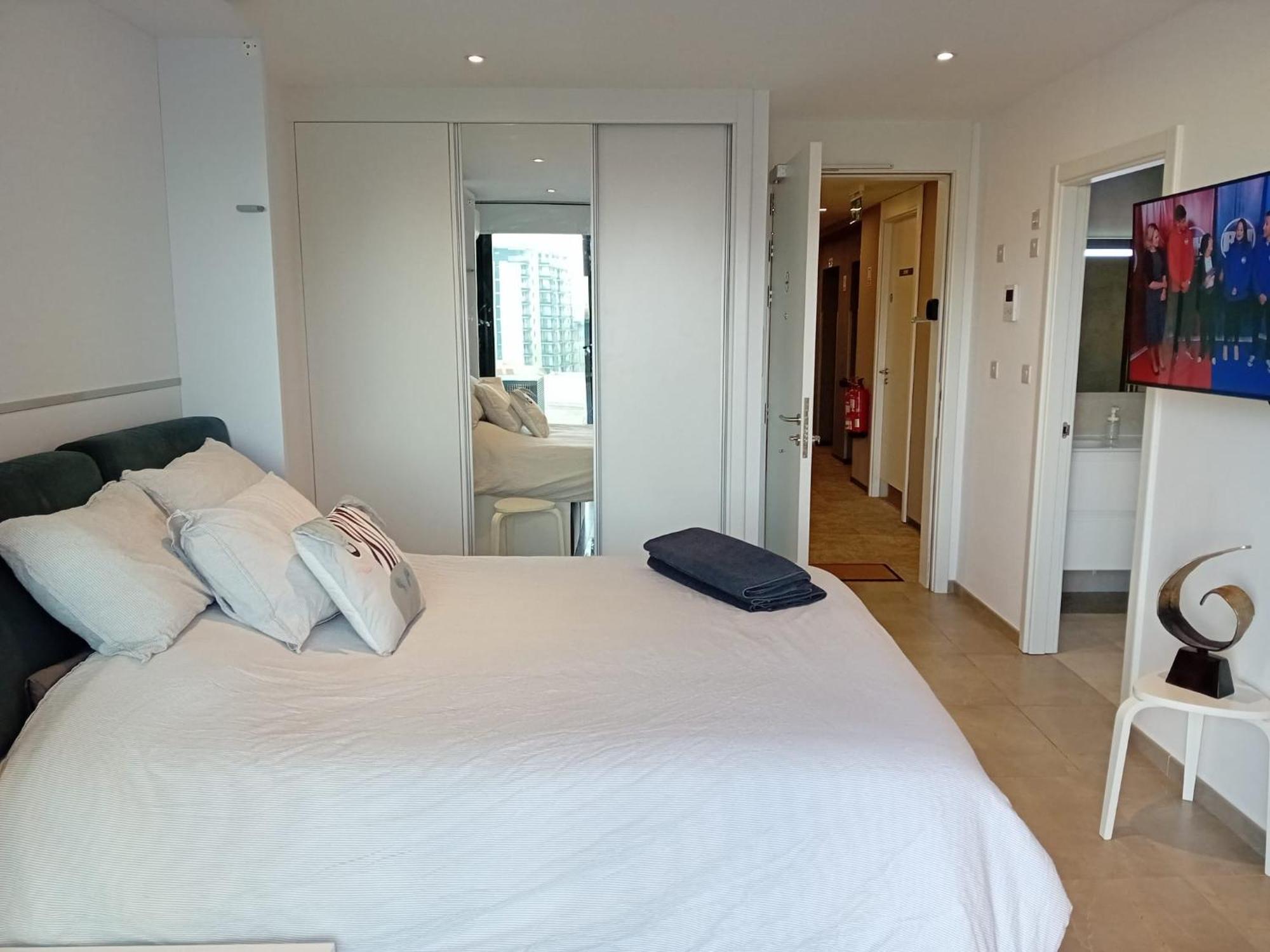 גיברלטר New Cp Luxury Studio With Spa מראה חיצוני תמונה